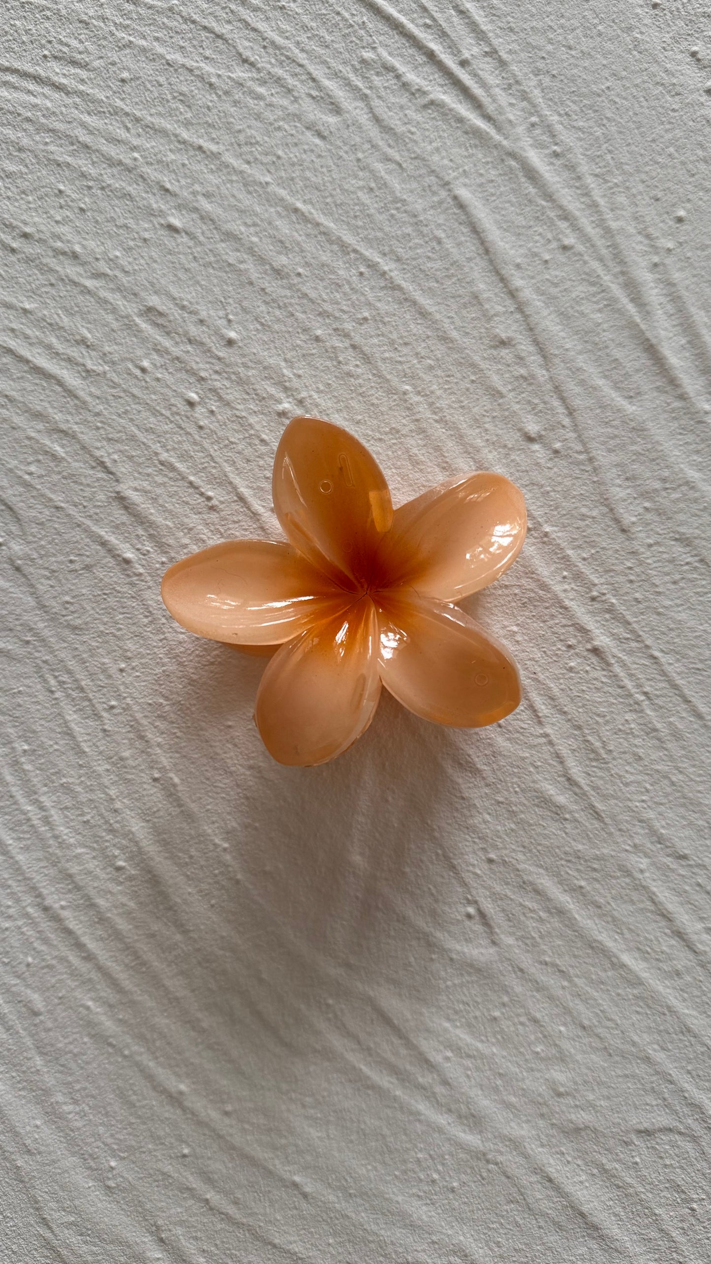 Frangipani Clip Pale Toffee