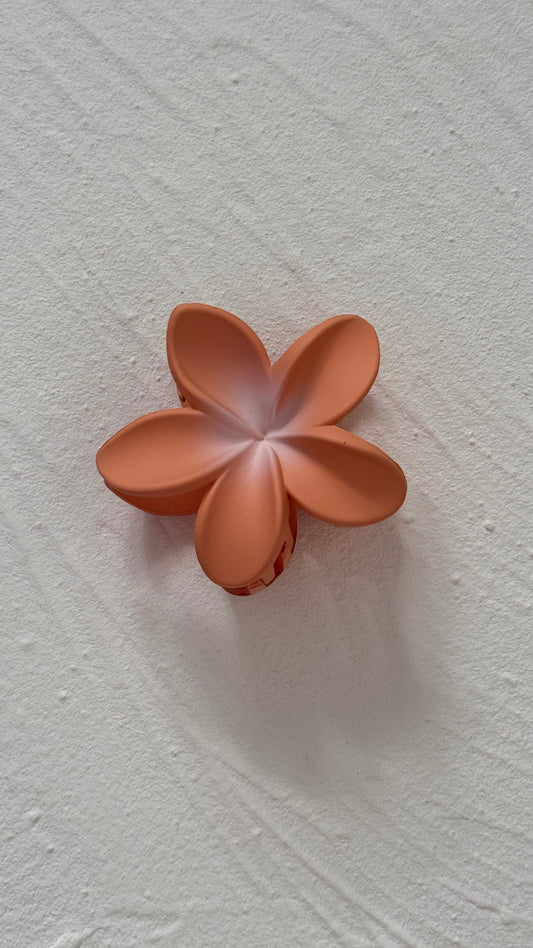 Frangipani Clip Peachy Sundae