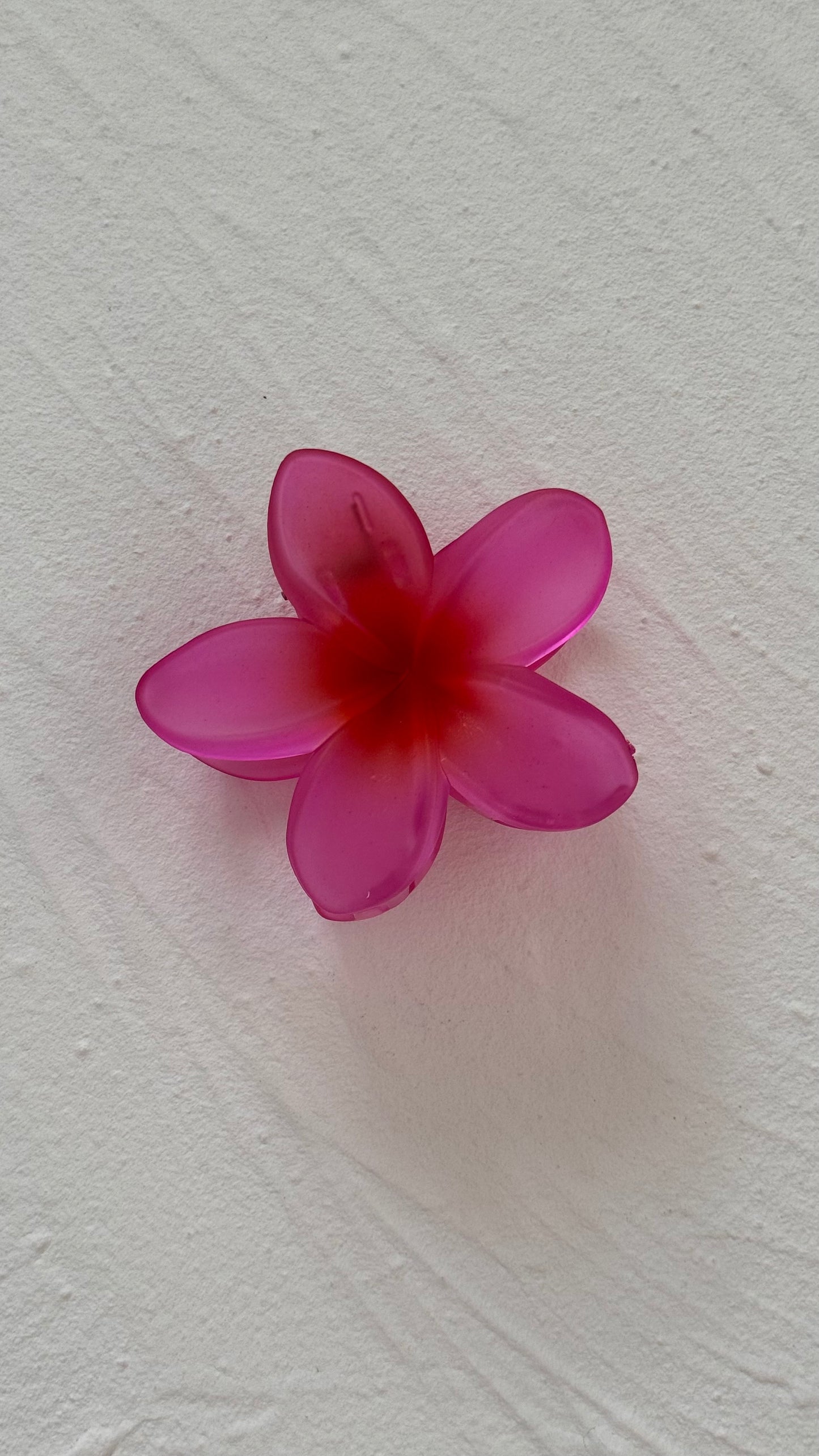 Frangipani Clip Translucent Hot Pink