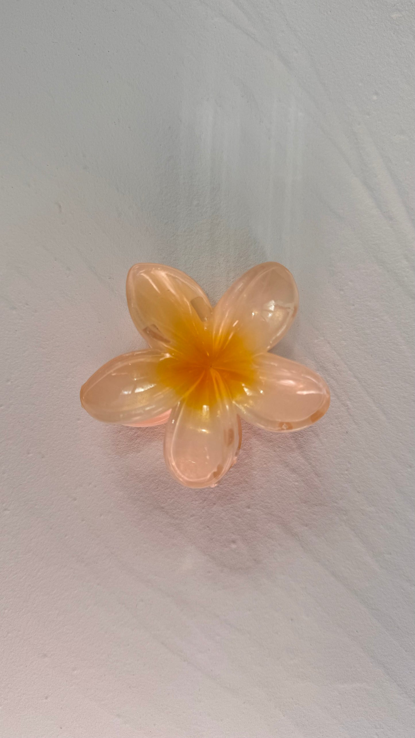 Frangipani Clip Pearl Yellow