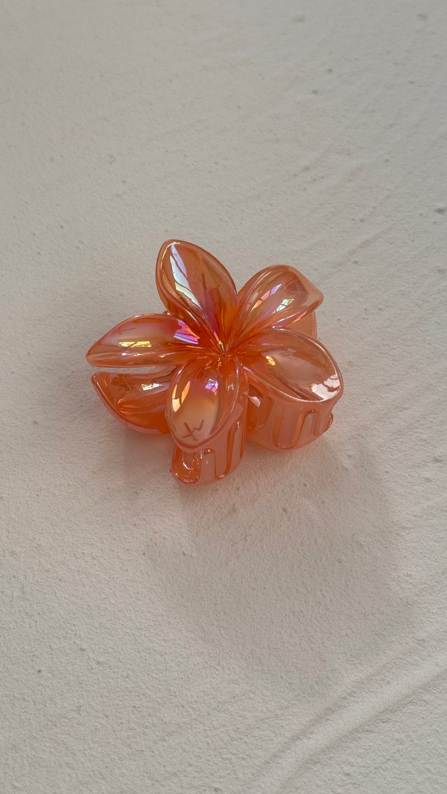 Frangipani Clip Gleaming Orange -Medium