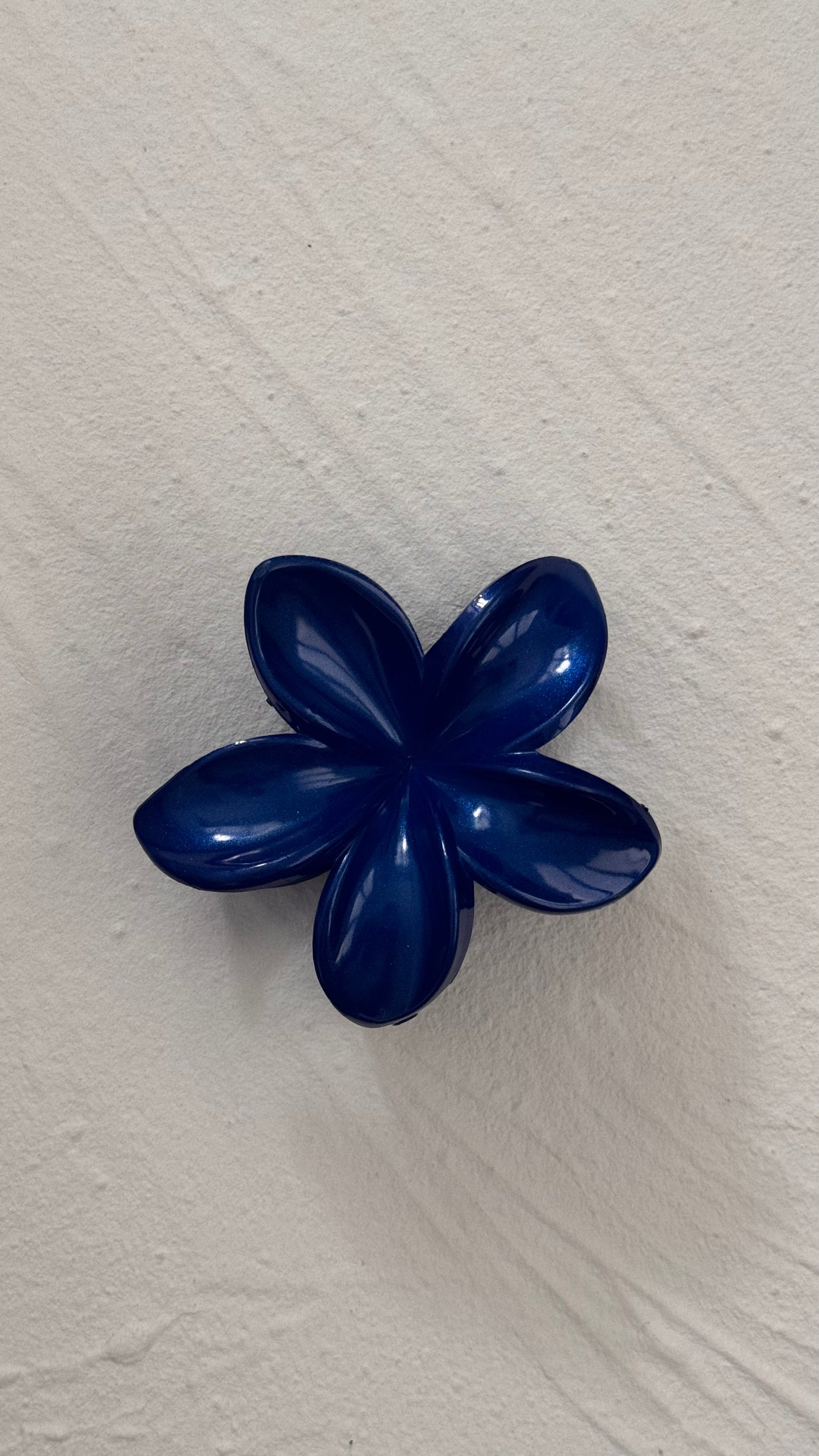 Frangipani Clip Metallic Deep Blue