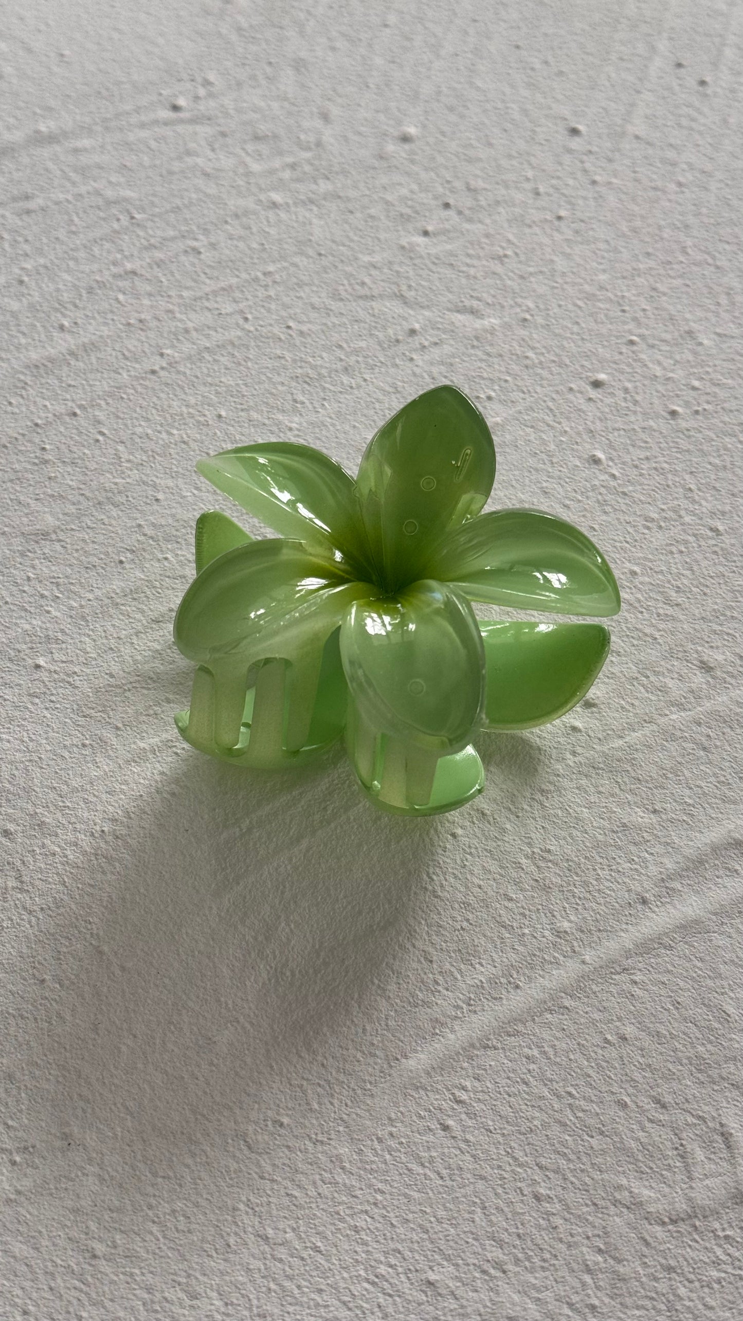 Frangipani Clip Apple