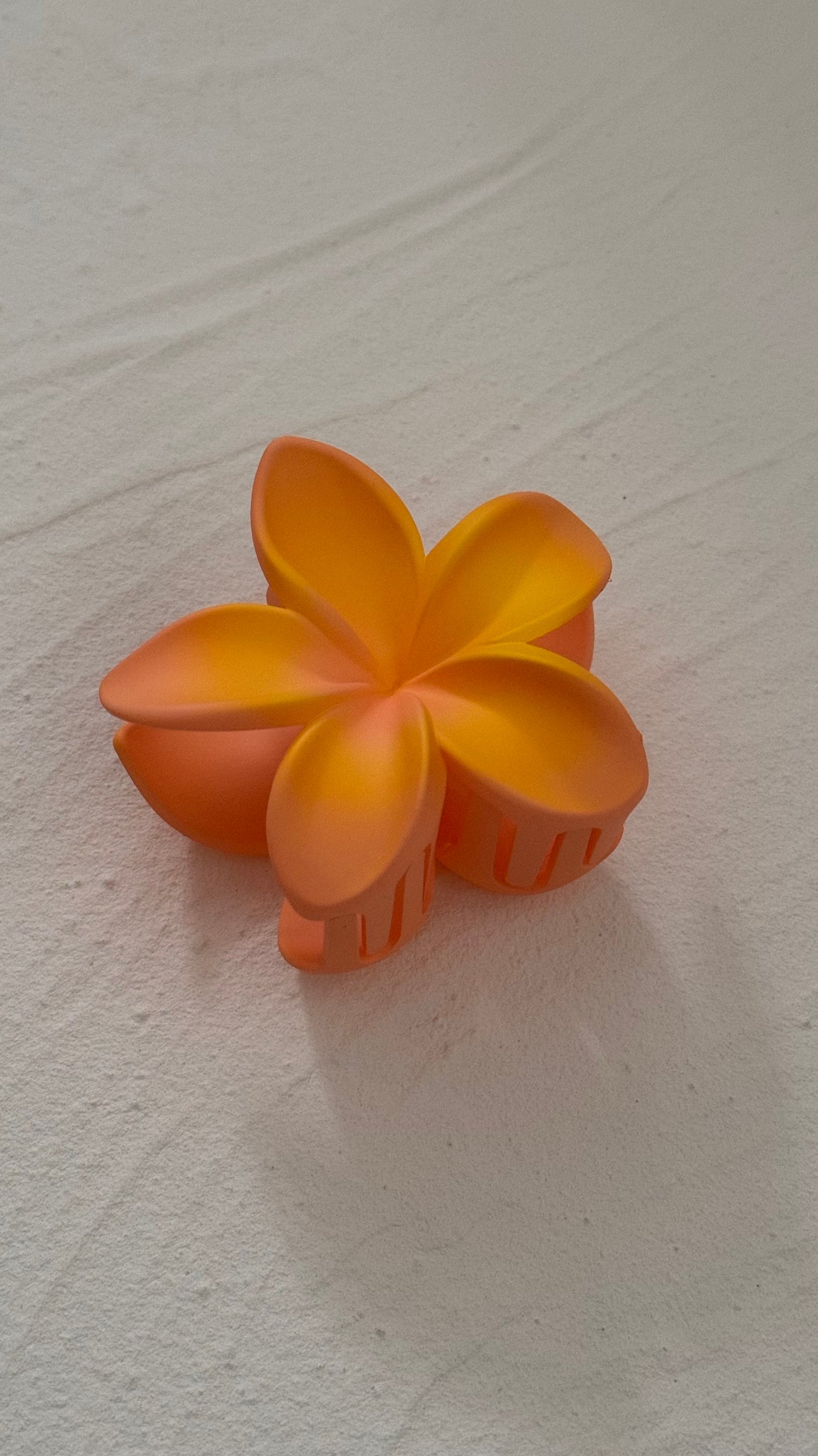 Frangipani Clip Flat Cantaloupe