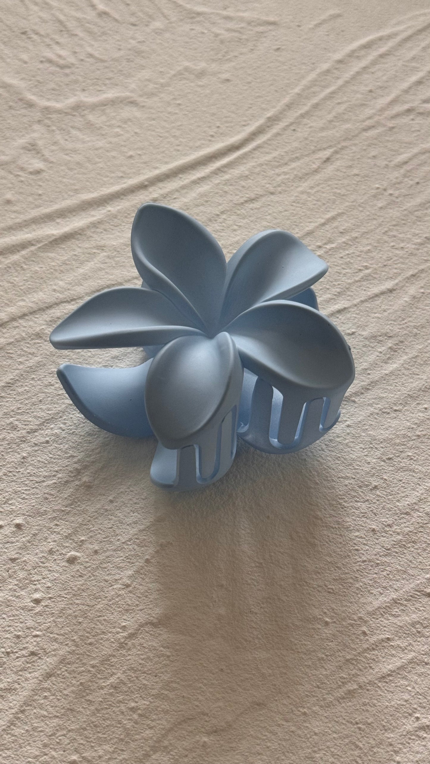 Frangipani Clip Flat Baby Blue