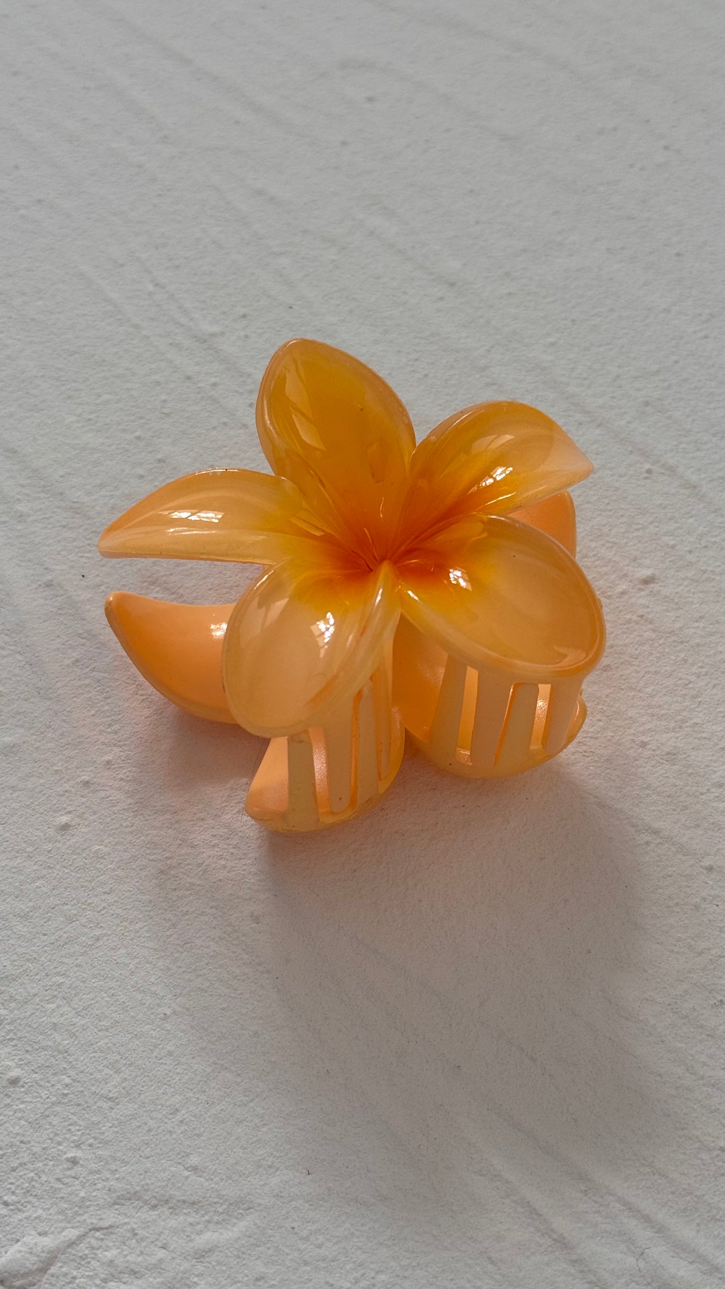 Frangipani Clip Mango