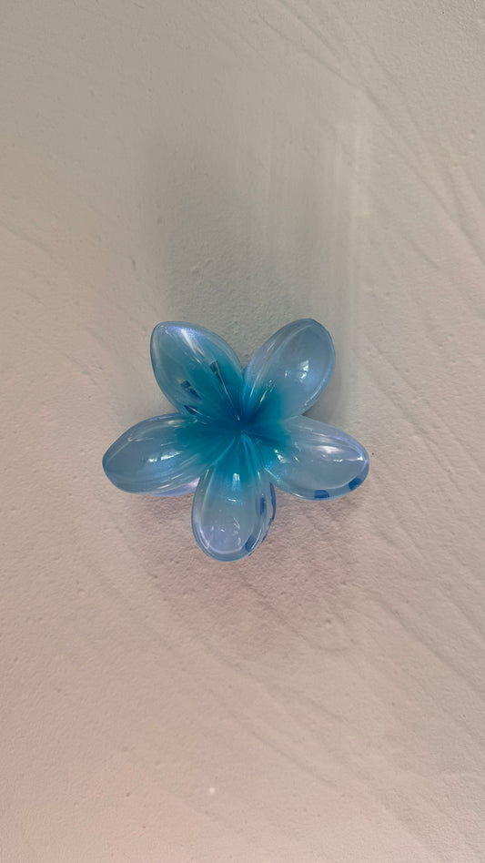 Frangipani Clip Pearl Blue