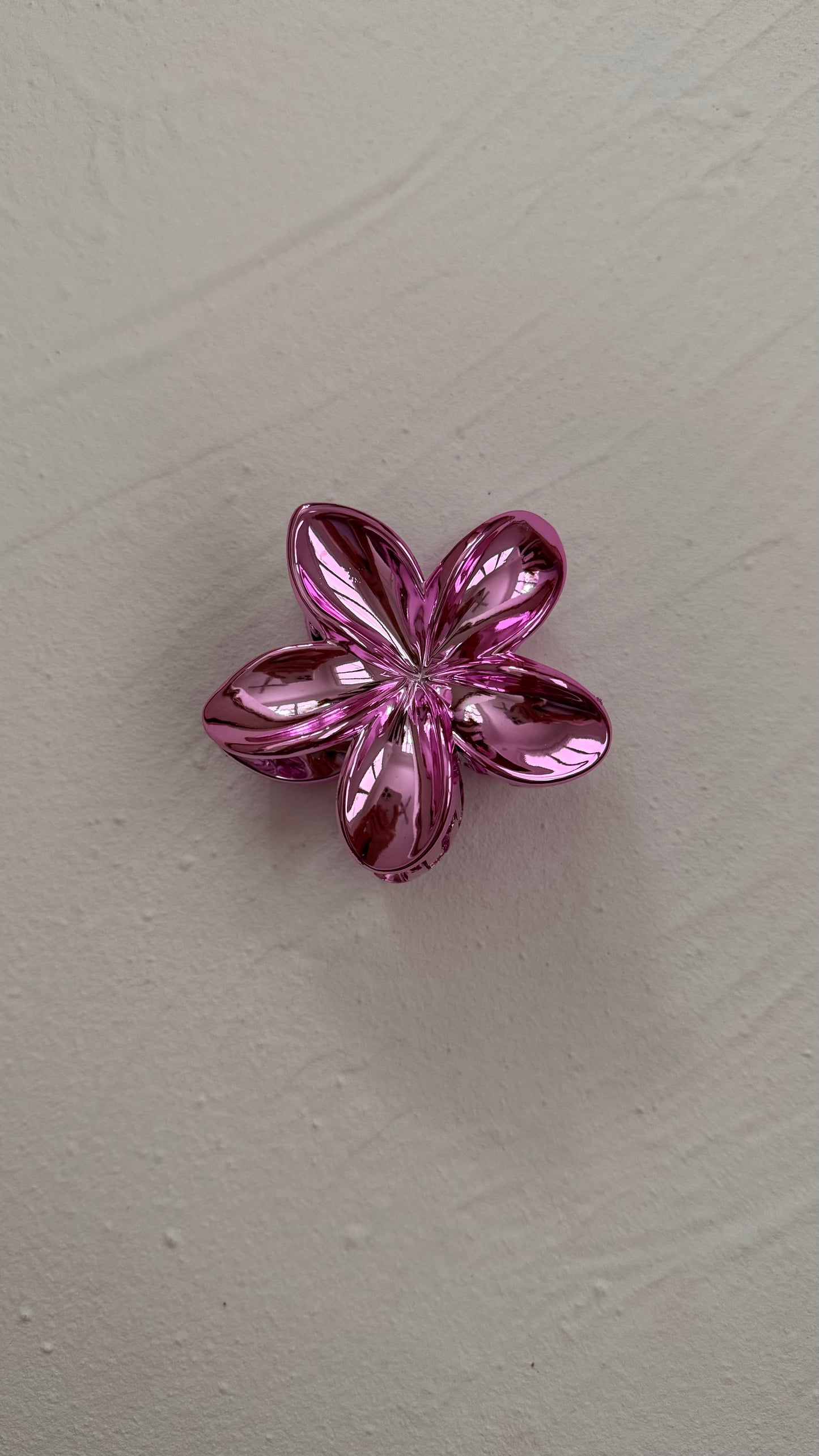 Frangipani Clip Metallic Pink