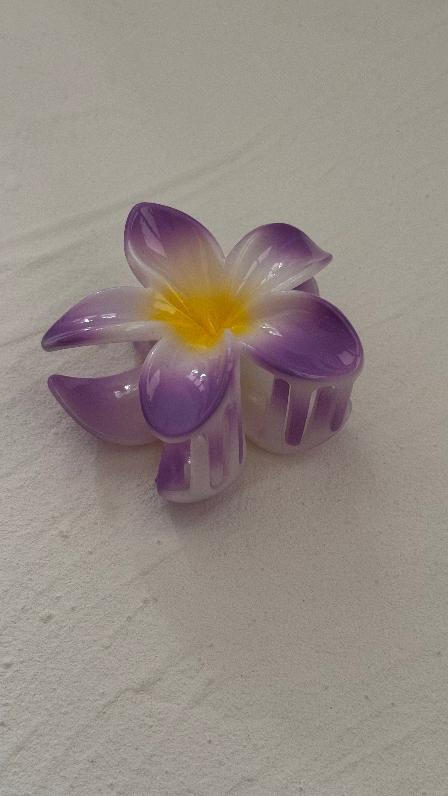 Frangipani Clip Multi Pale Purple
