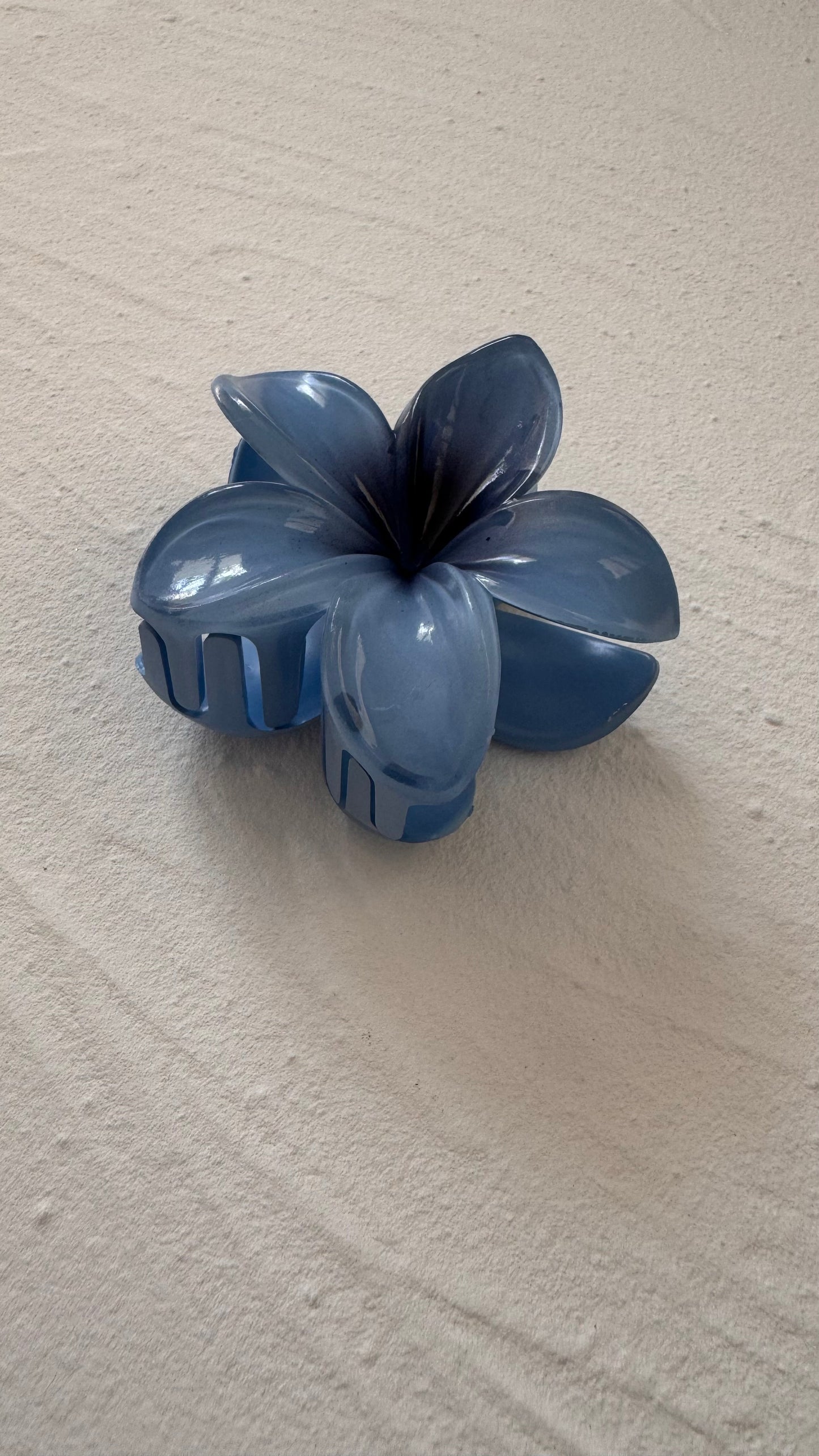 Frangipani Clip Blue Mist