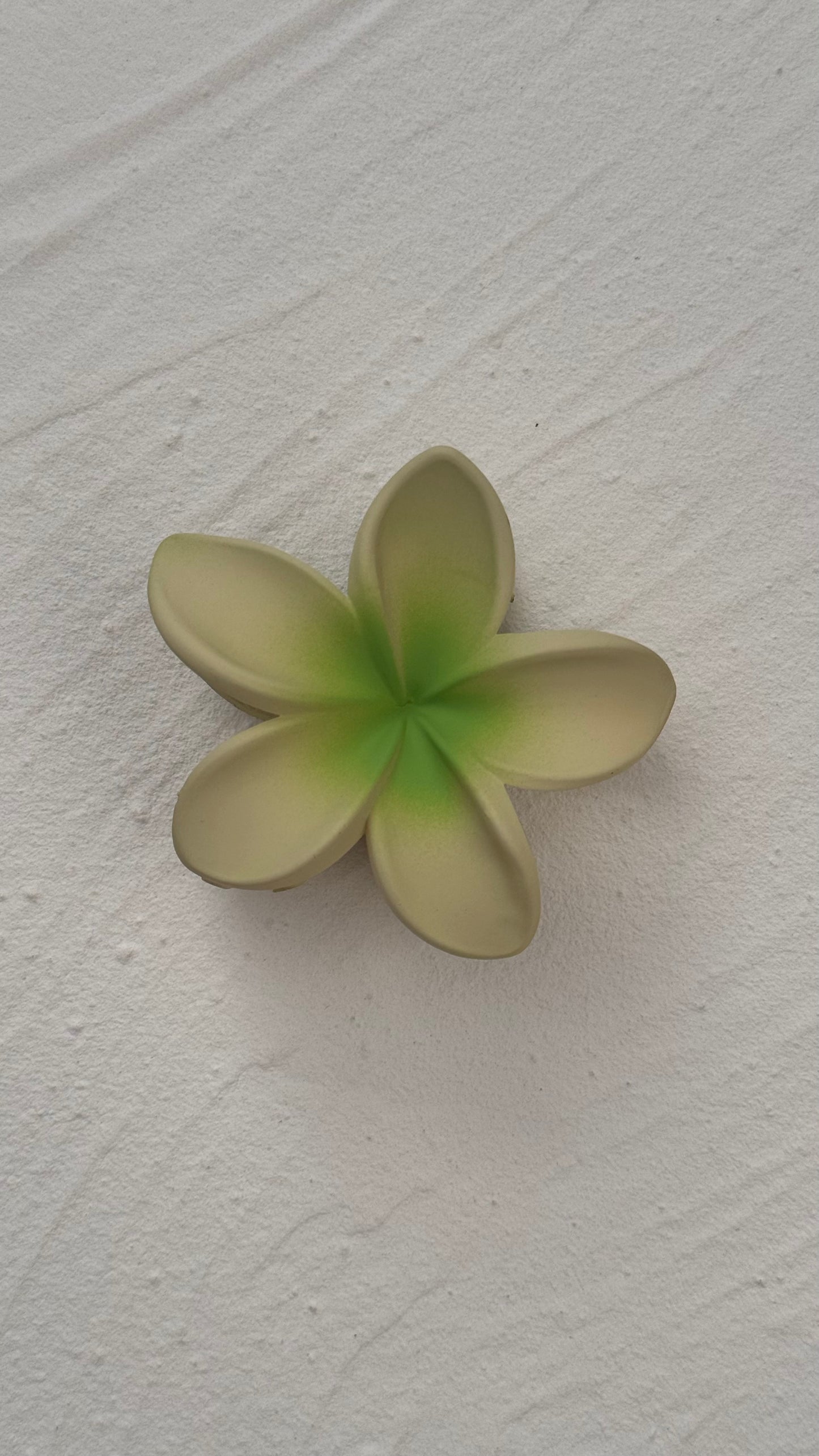 Frangipani Clip Pistachio Sundae