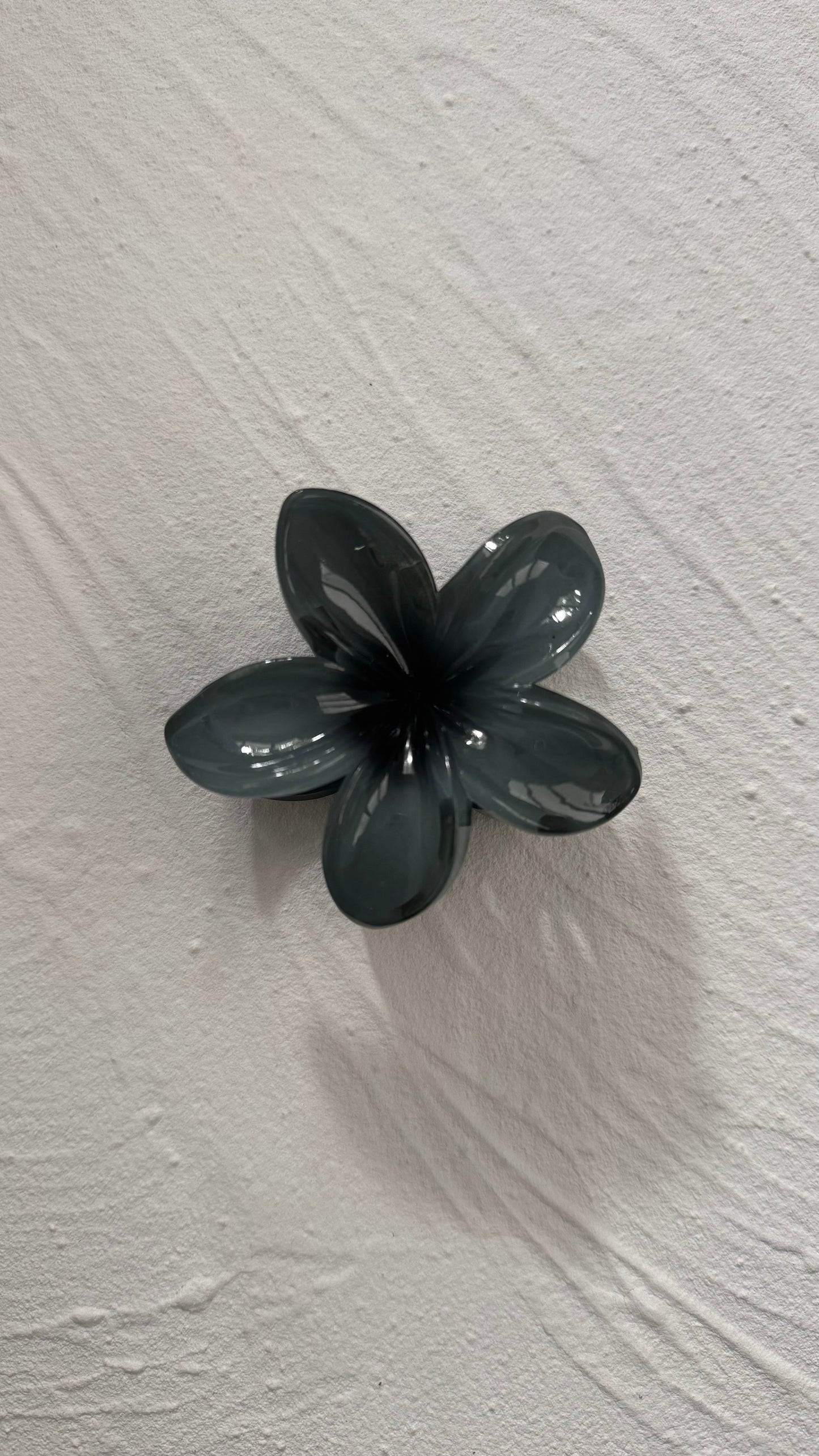 Frangipani Clip Space Grey