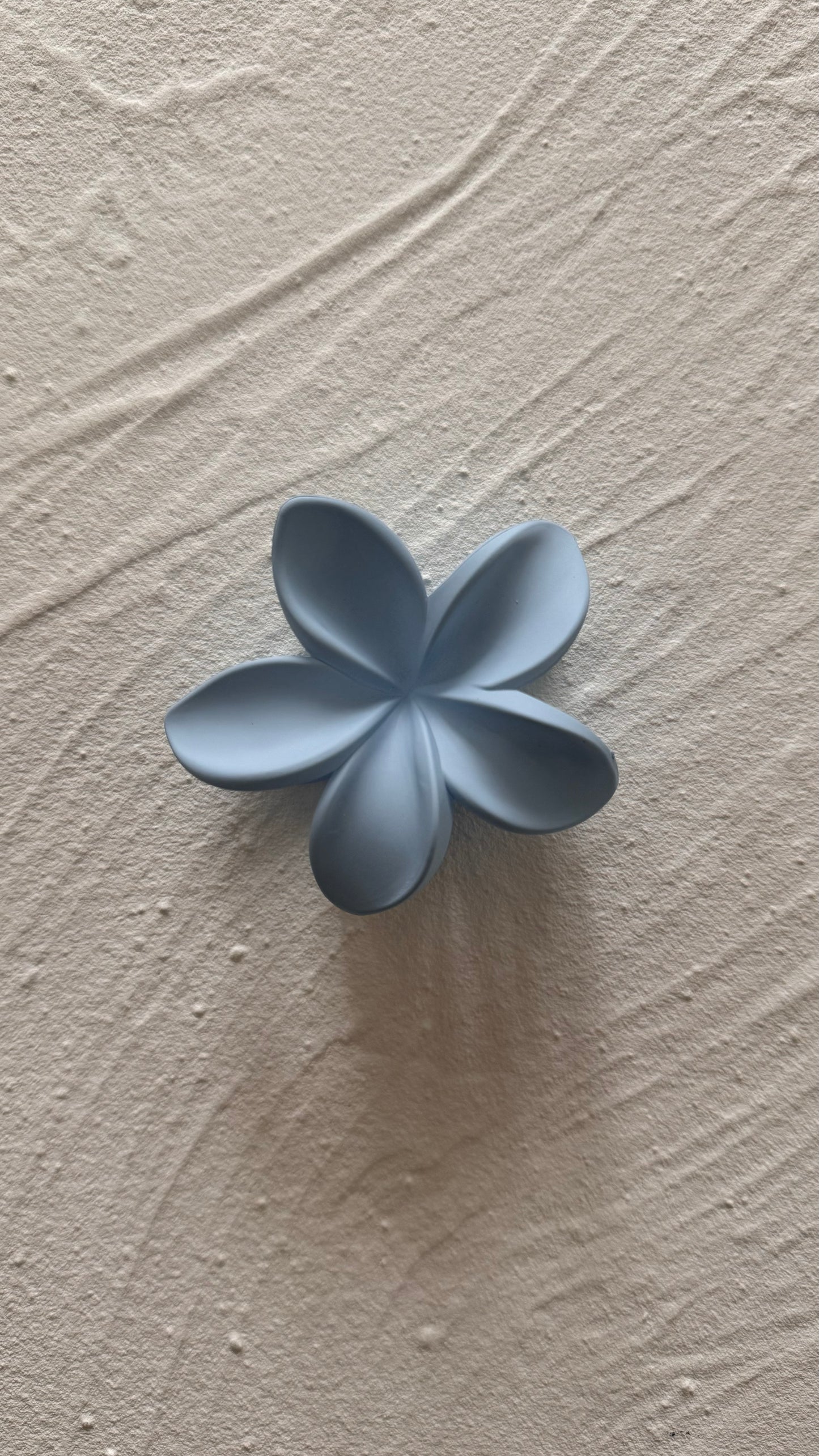 Frangipani Clip Flat Baby Blue