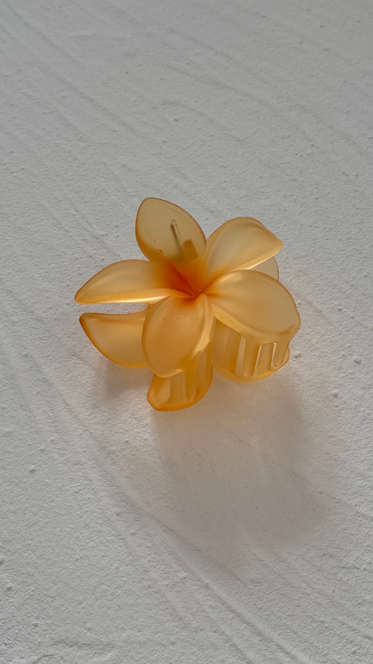 Frangipani Clip Translucent Yellow