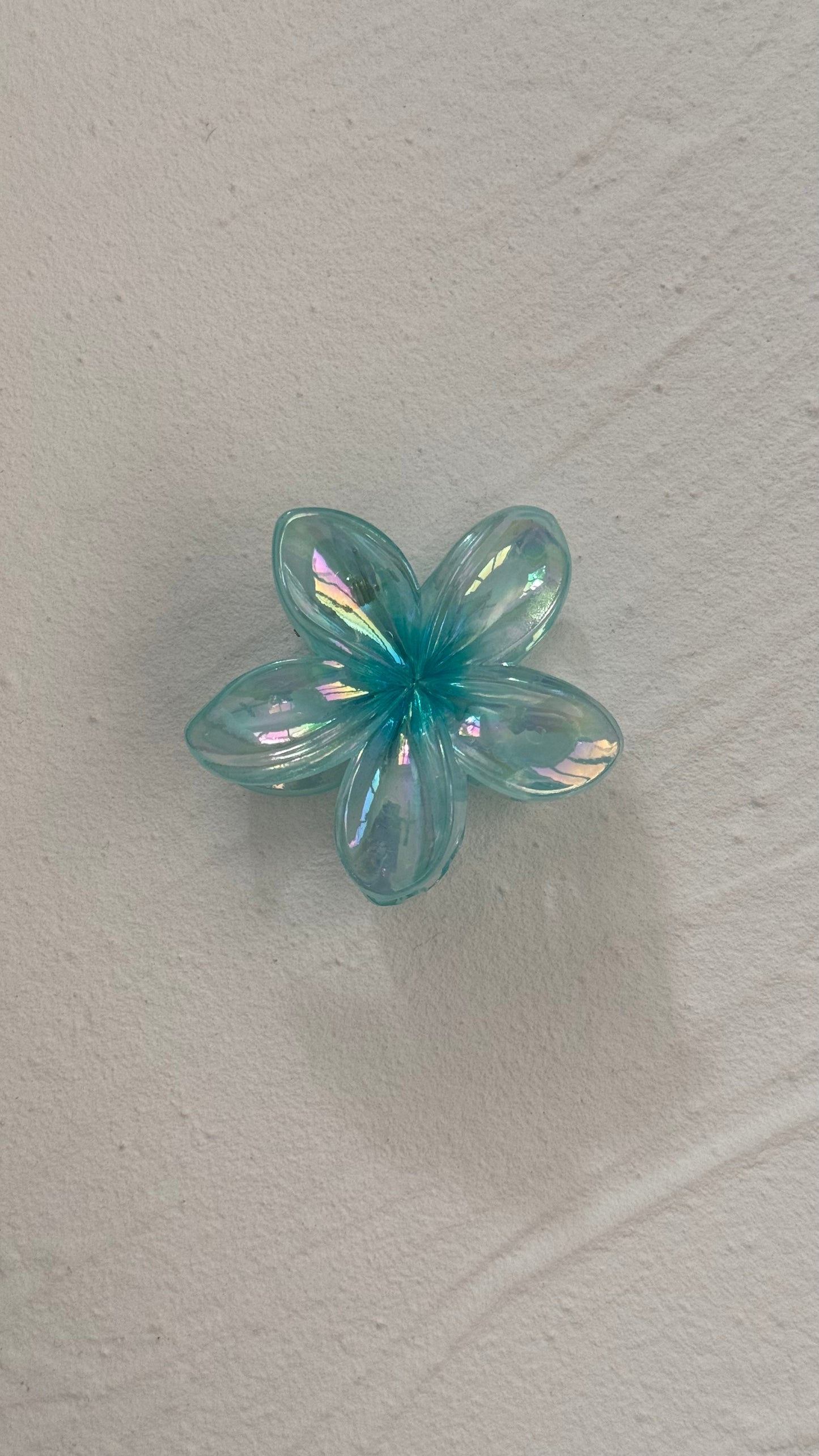 Frangipani Clip Gleaming Blue - Medium