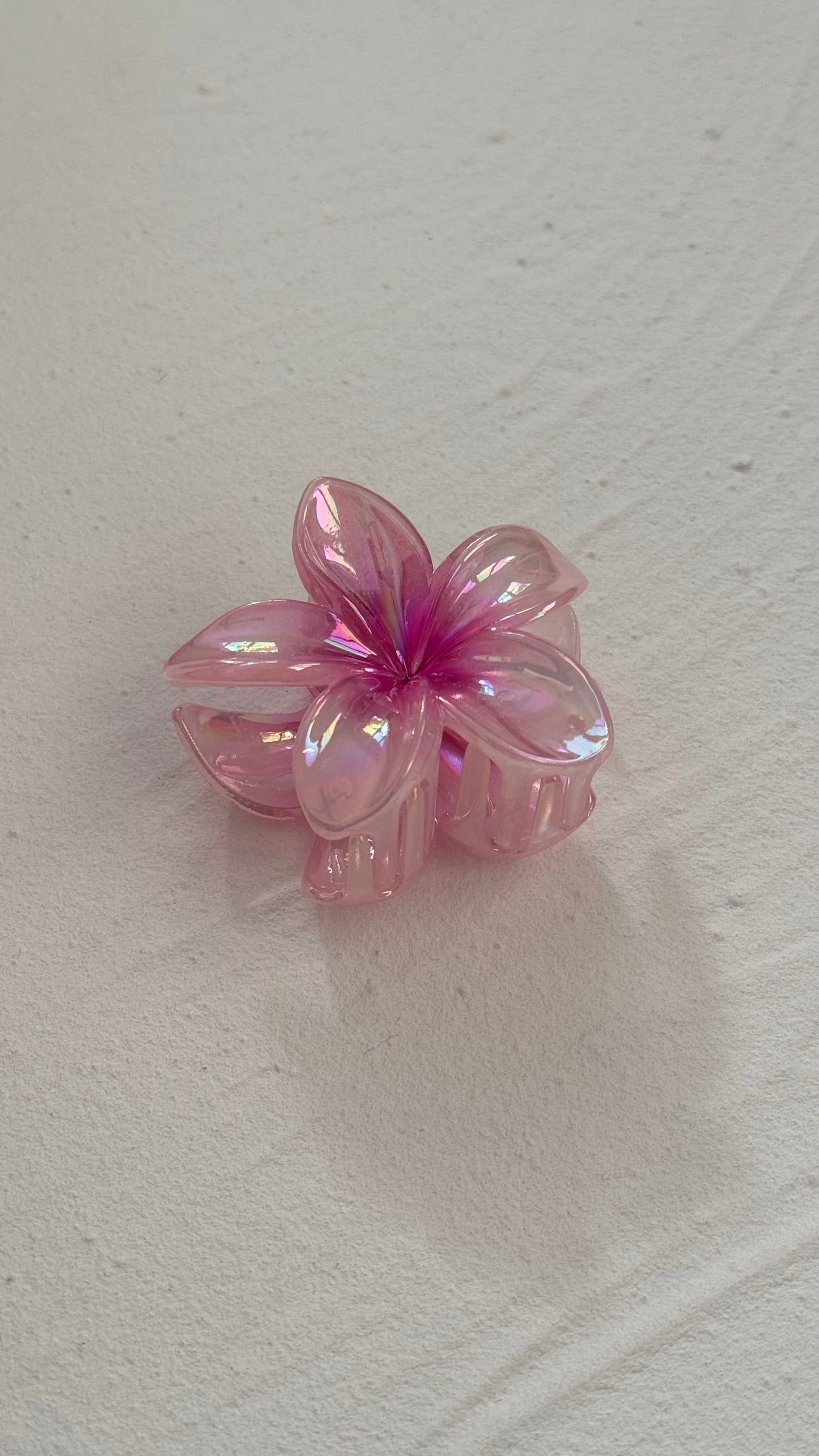 Frangipani Clip Gleaming Pink - Medium