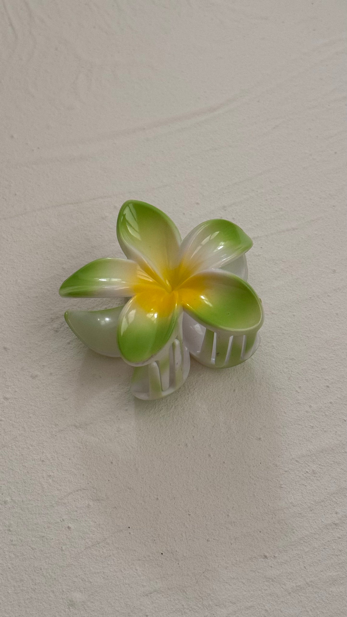 Frangipani Clip Multi Green