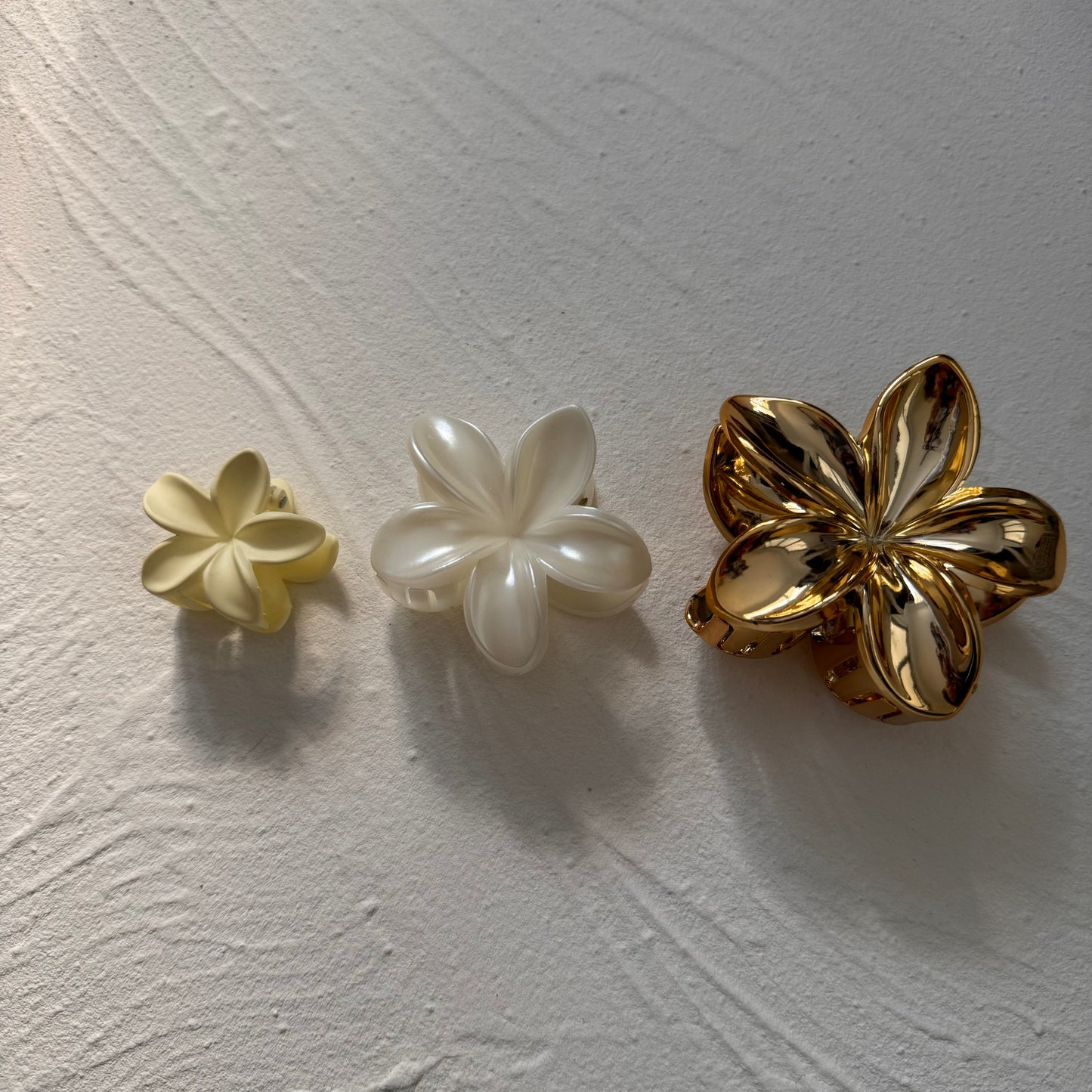Frangipani Clip Golden