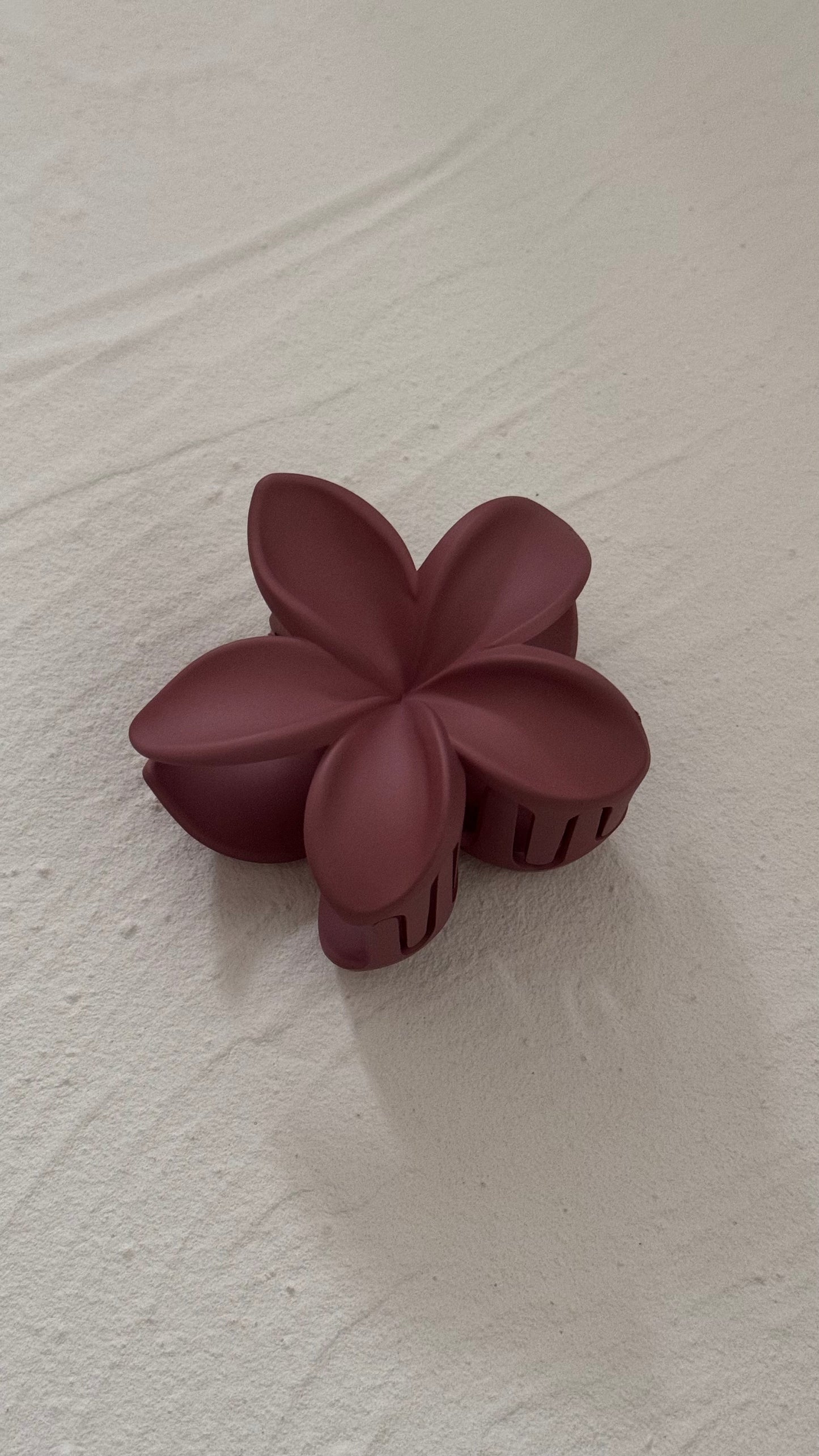 Frangipani Clips Flat Mulberry