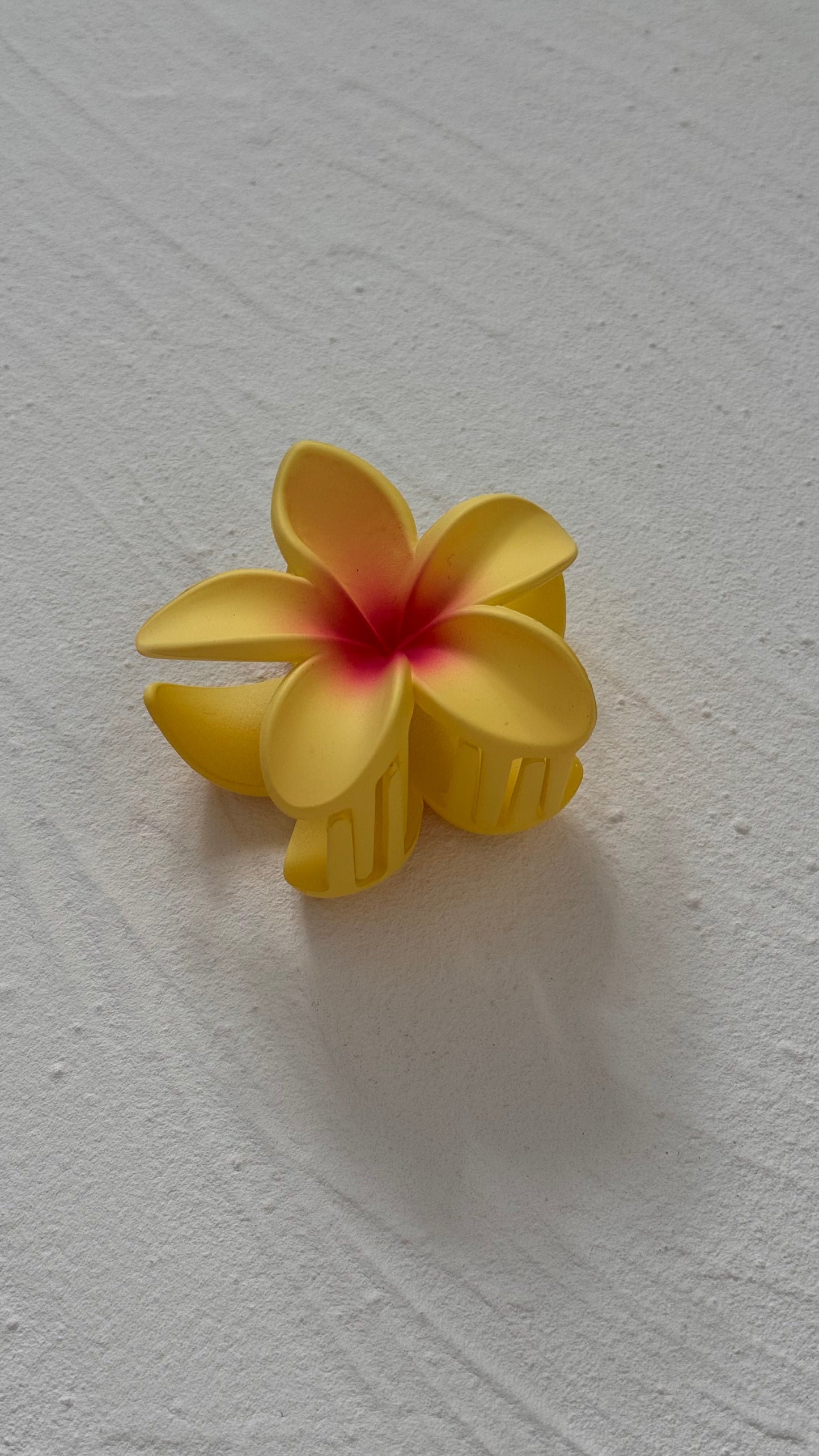 Frangipani Clip Banana Berry Sundae