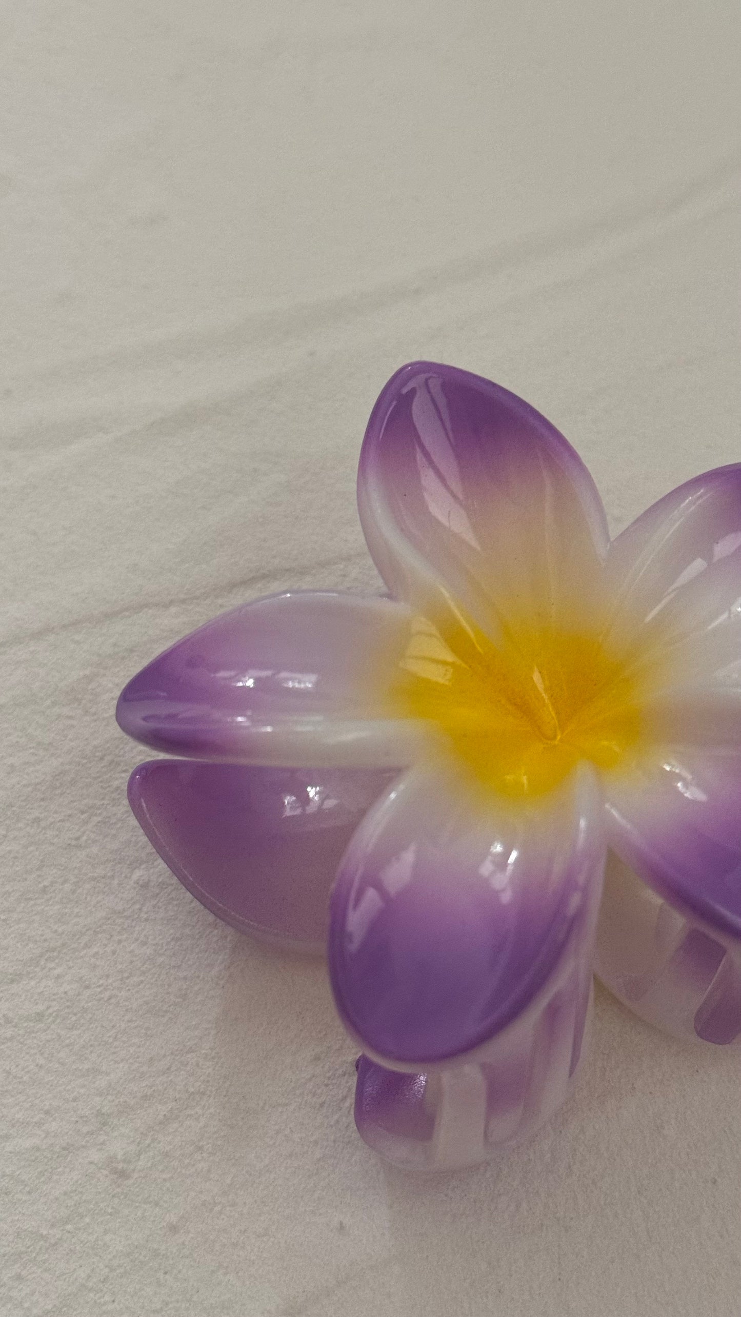 Frangipani Clip Multi Pale Purple