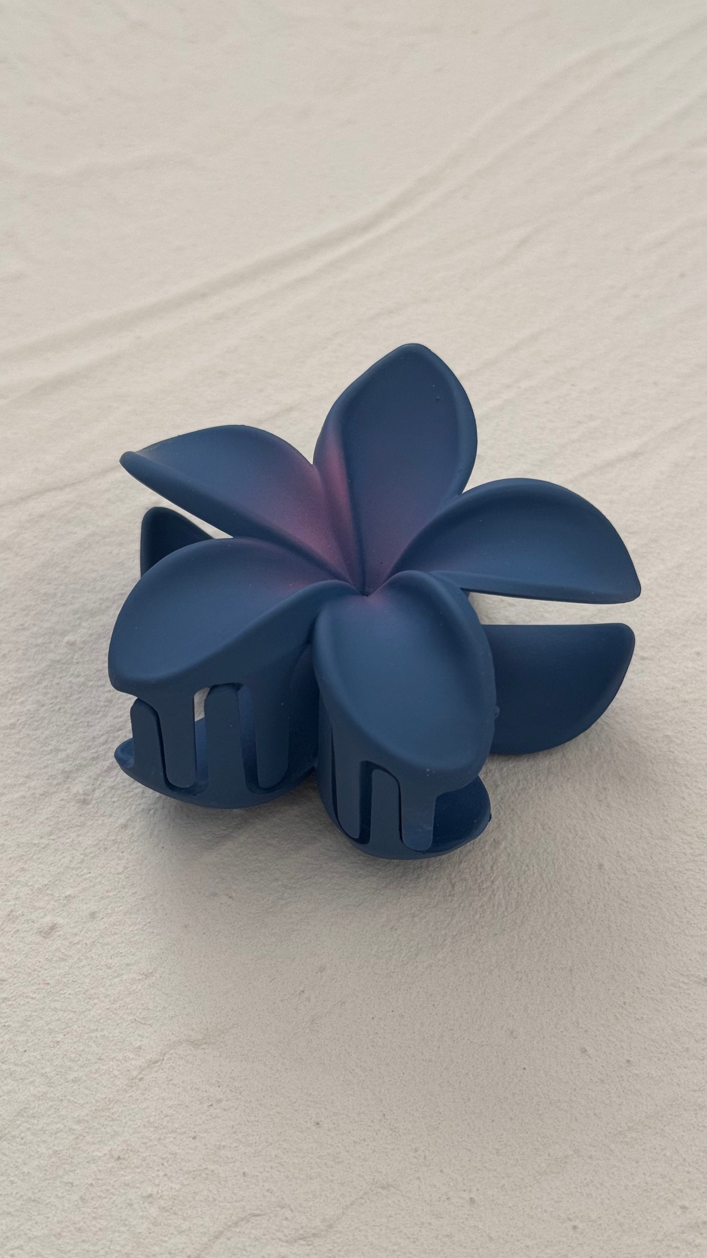 Frangipani Clip Blueberry Sundae