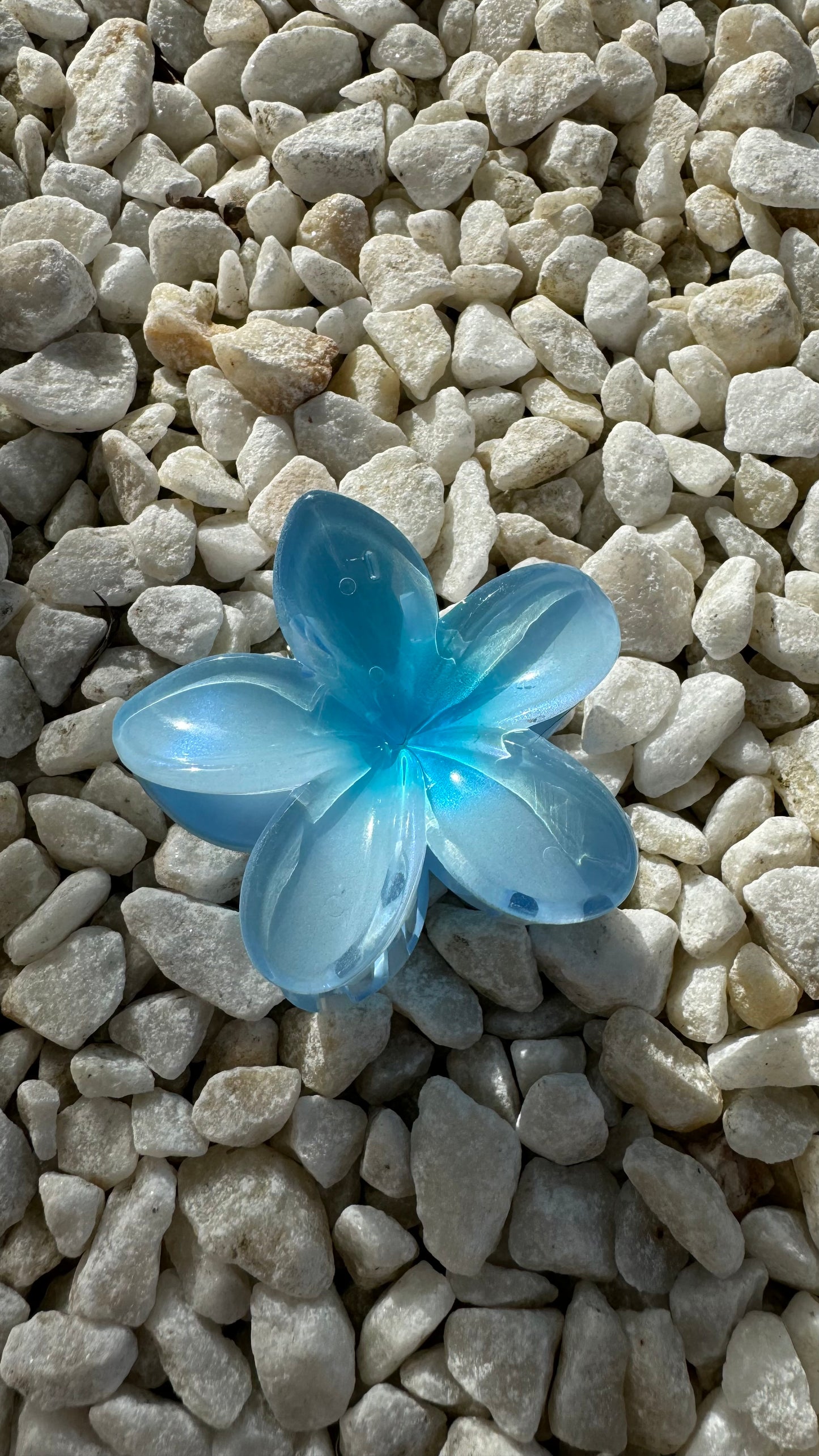 Frangipani Clip Pearl Blue