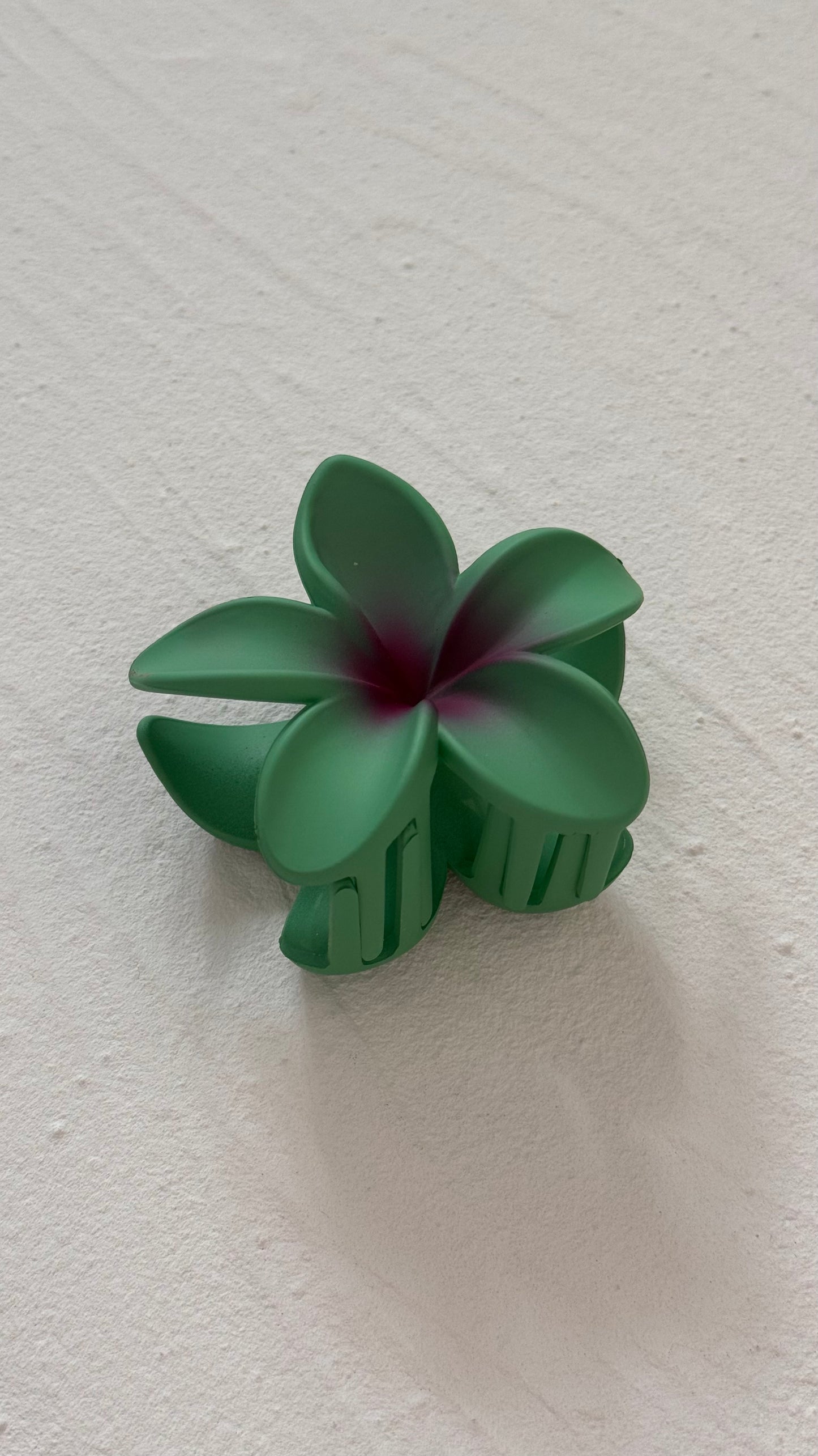 Frangipani Clip Mint And Berry Sundae