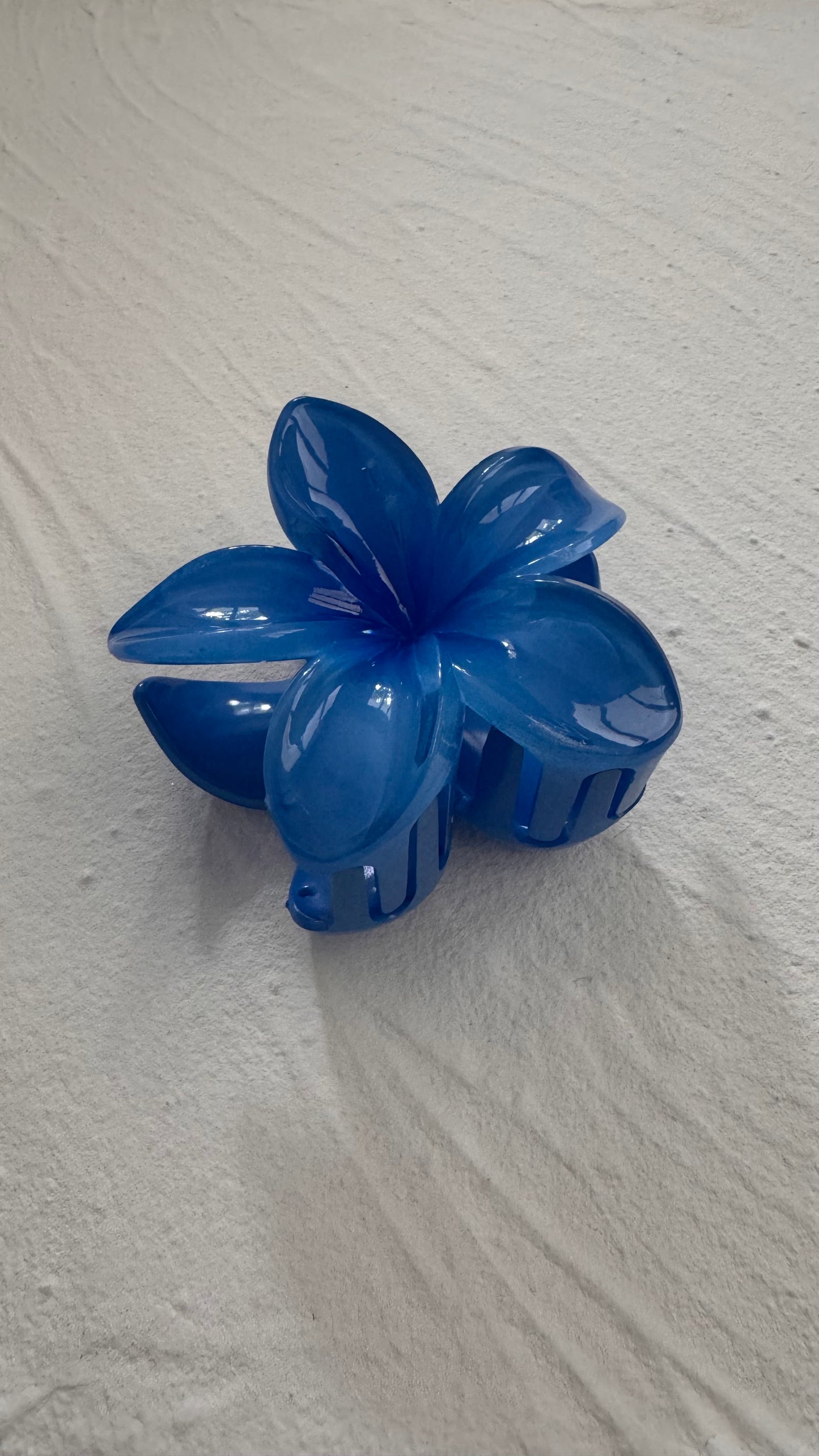 Frangipani Clip True Blue