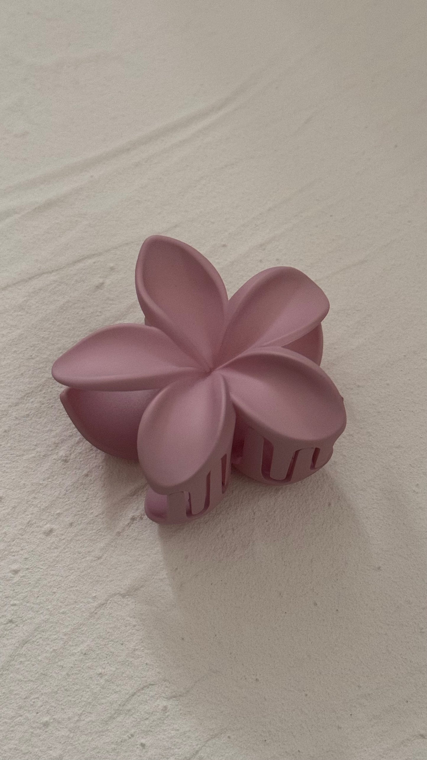 Frangipani Clip Flat Pink Marshmellow