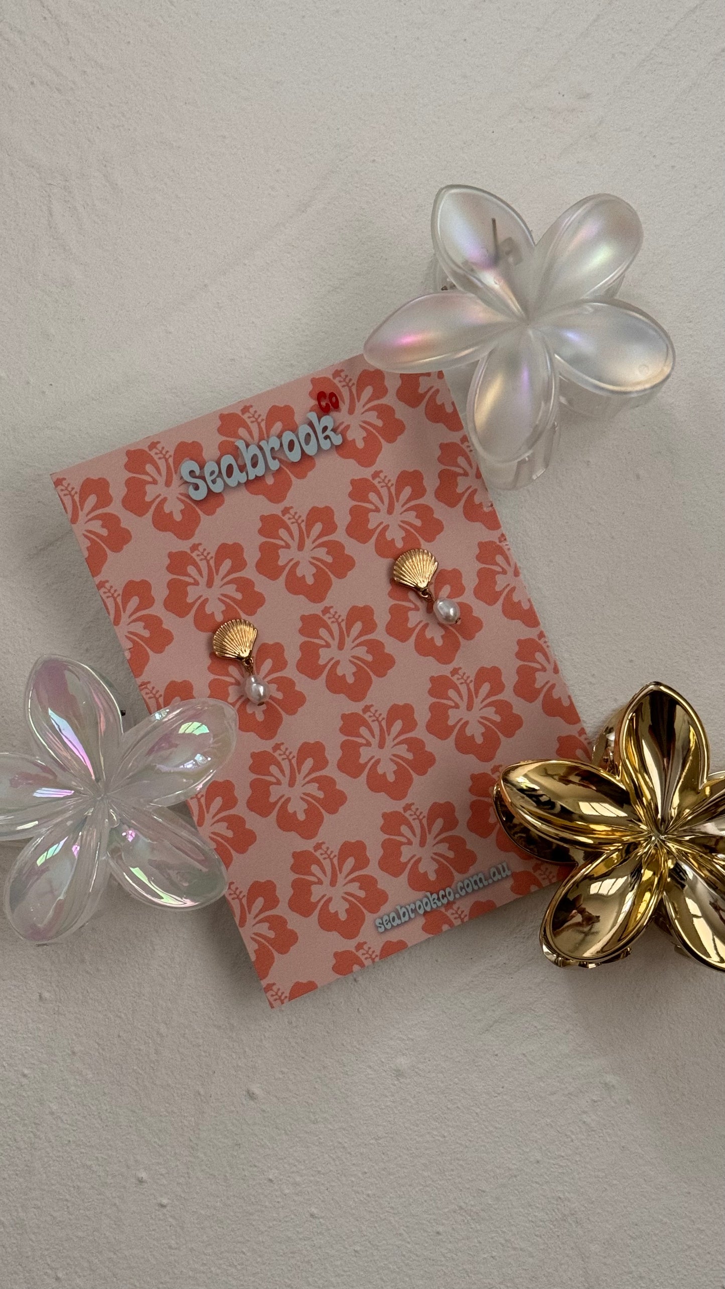 Mini Scallop Faux Pearl Earrings