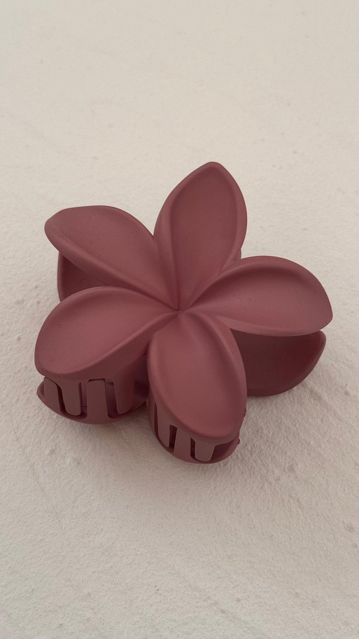 Frangipani Clips Flat Mulberry