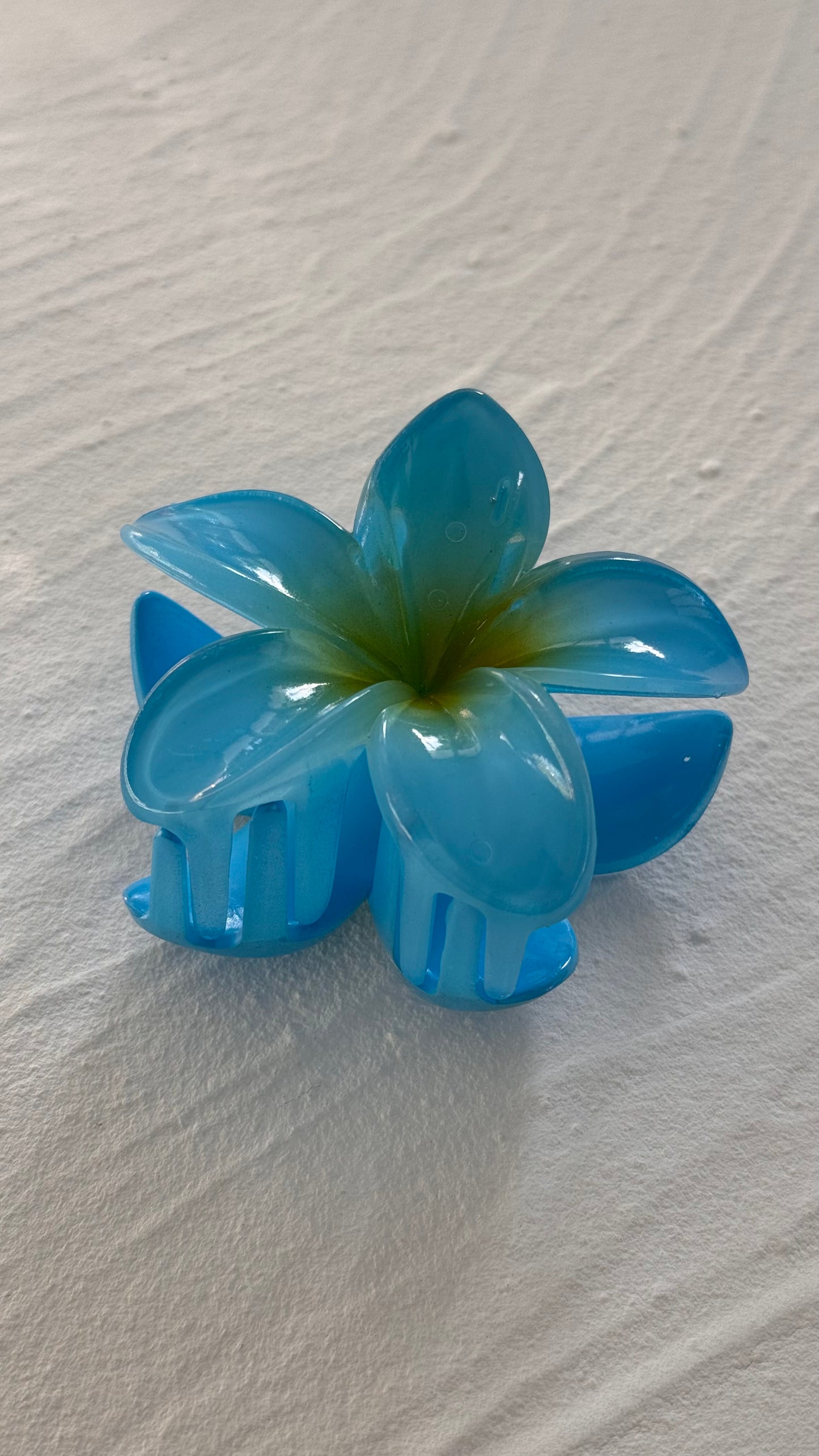 Frangipani Clip Capri Blue