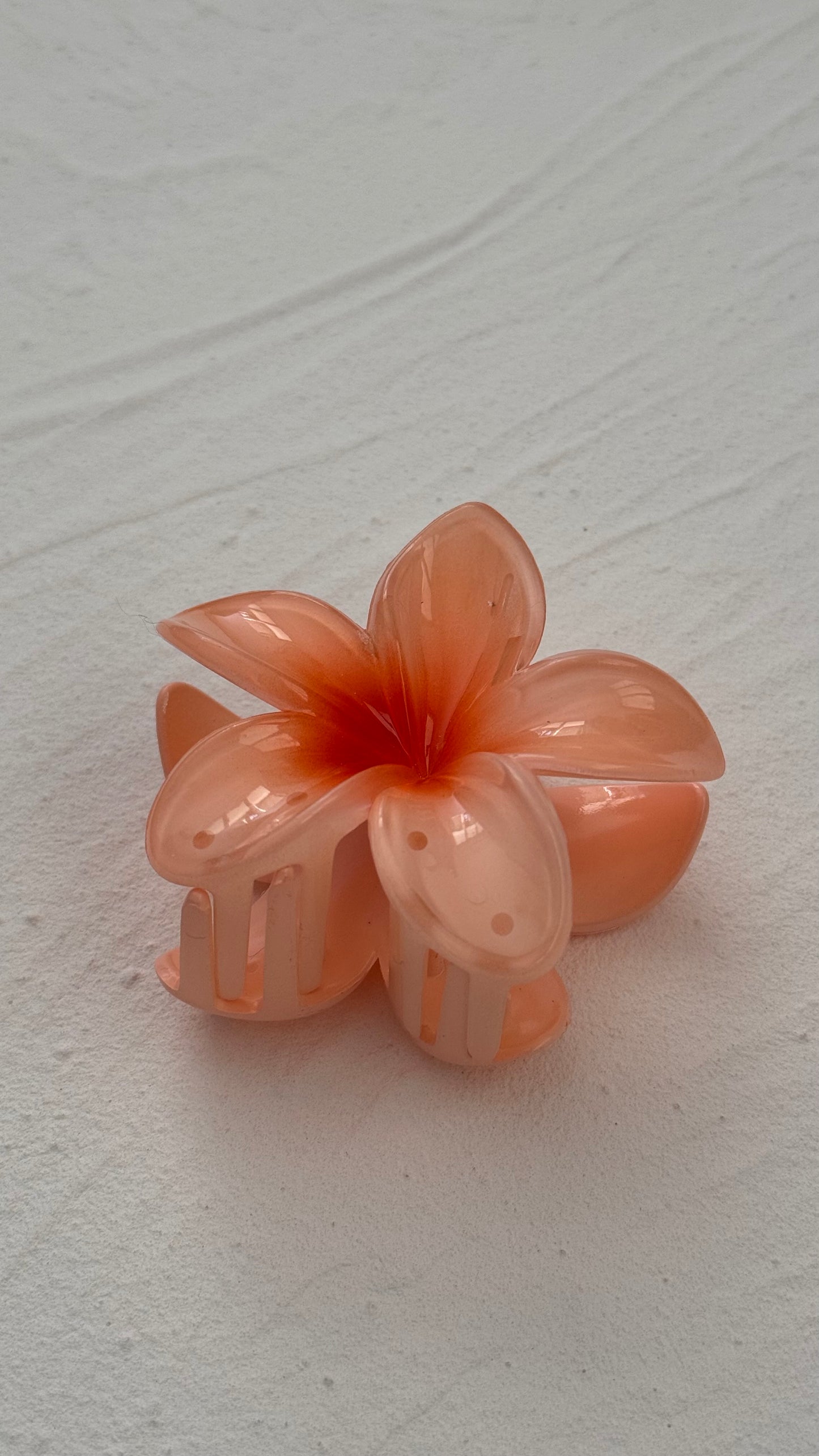 Frangipani Clip Peach