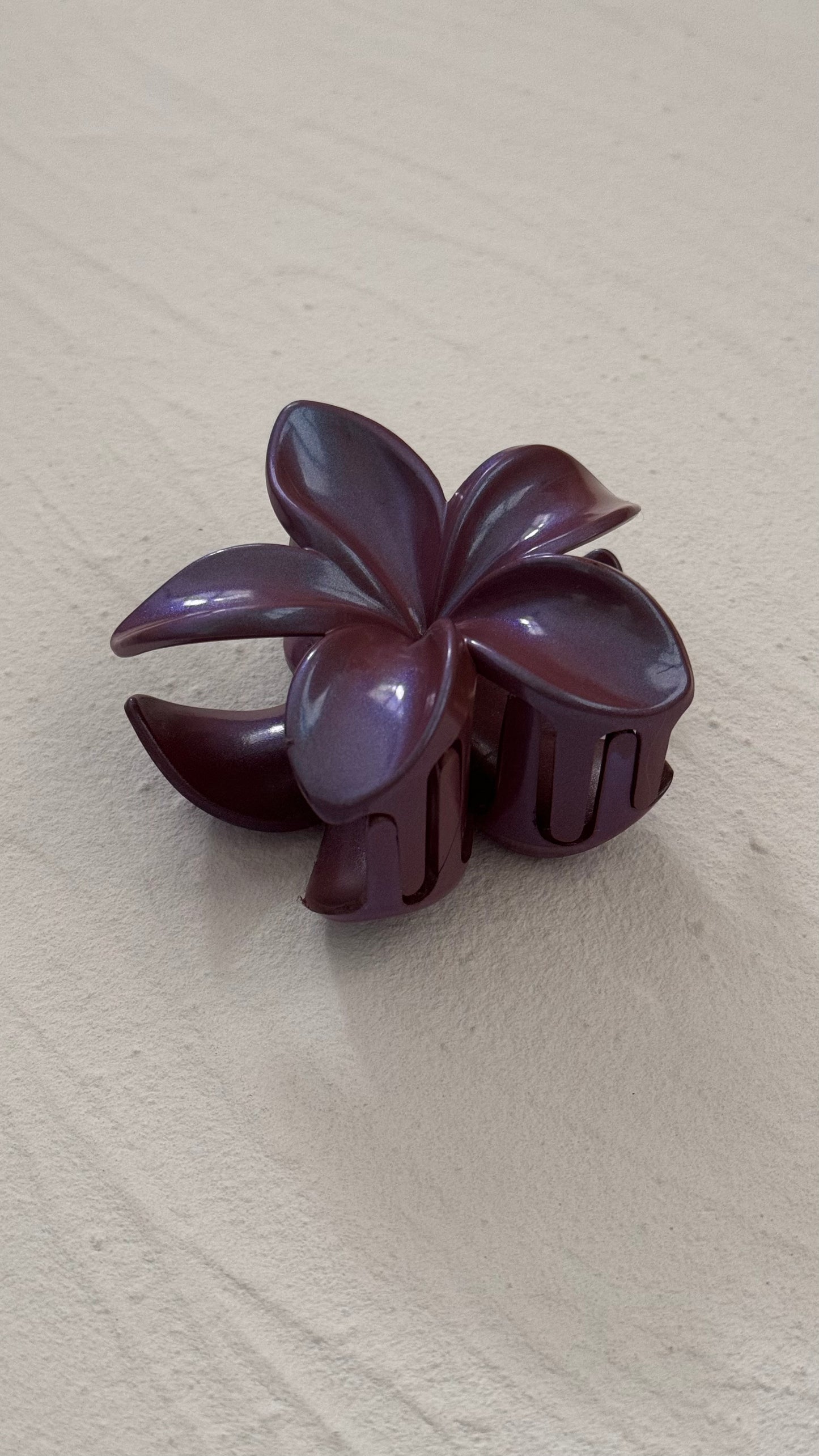 Frangipani Clip Metallic Mauve