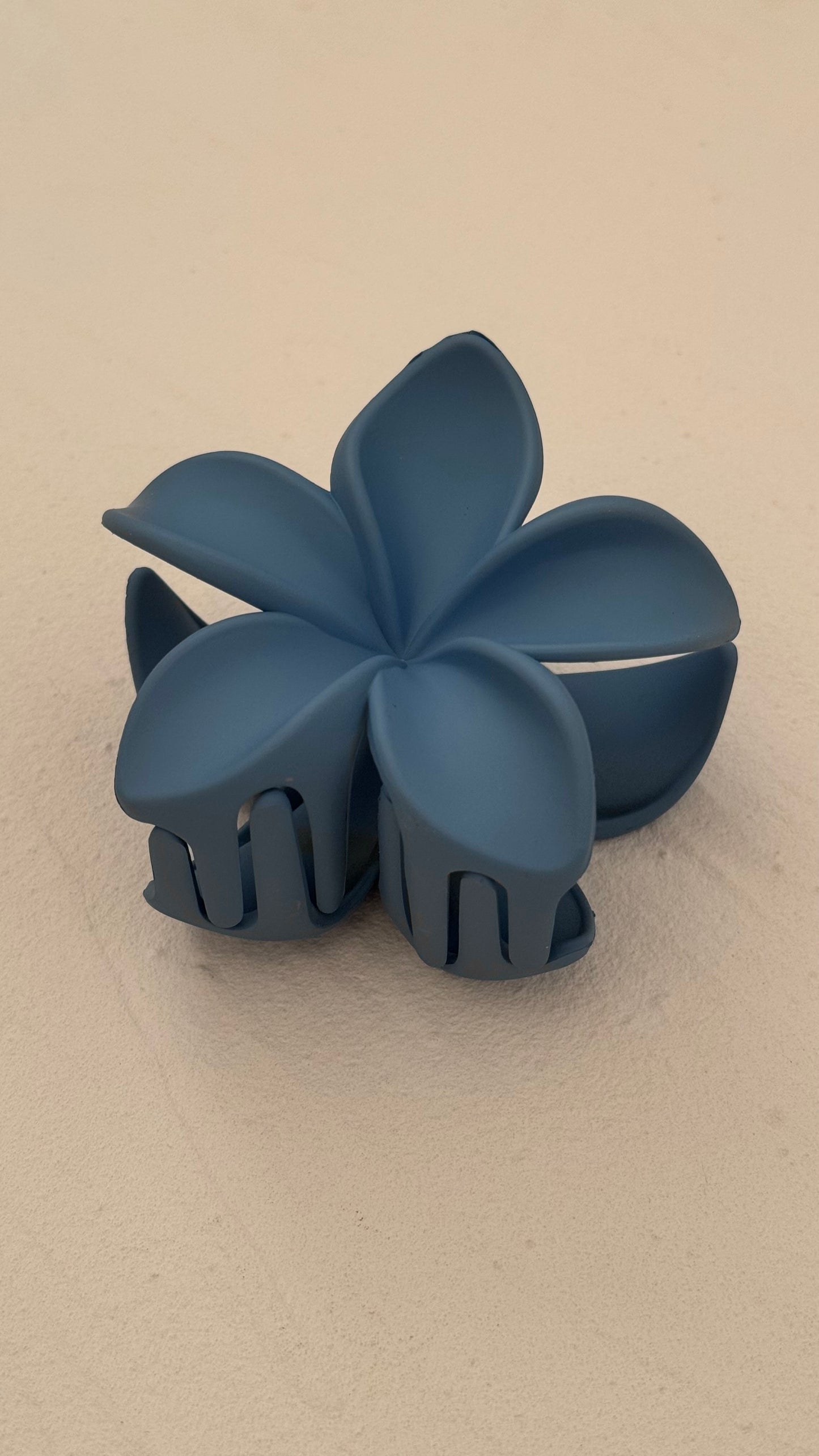 Frangipani Clip Flat Cerulean