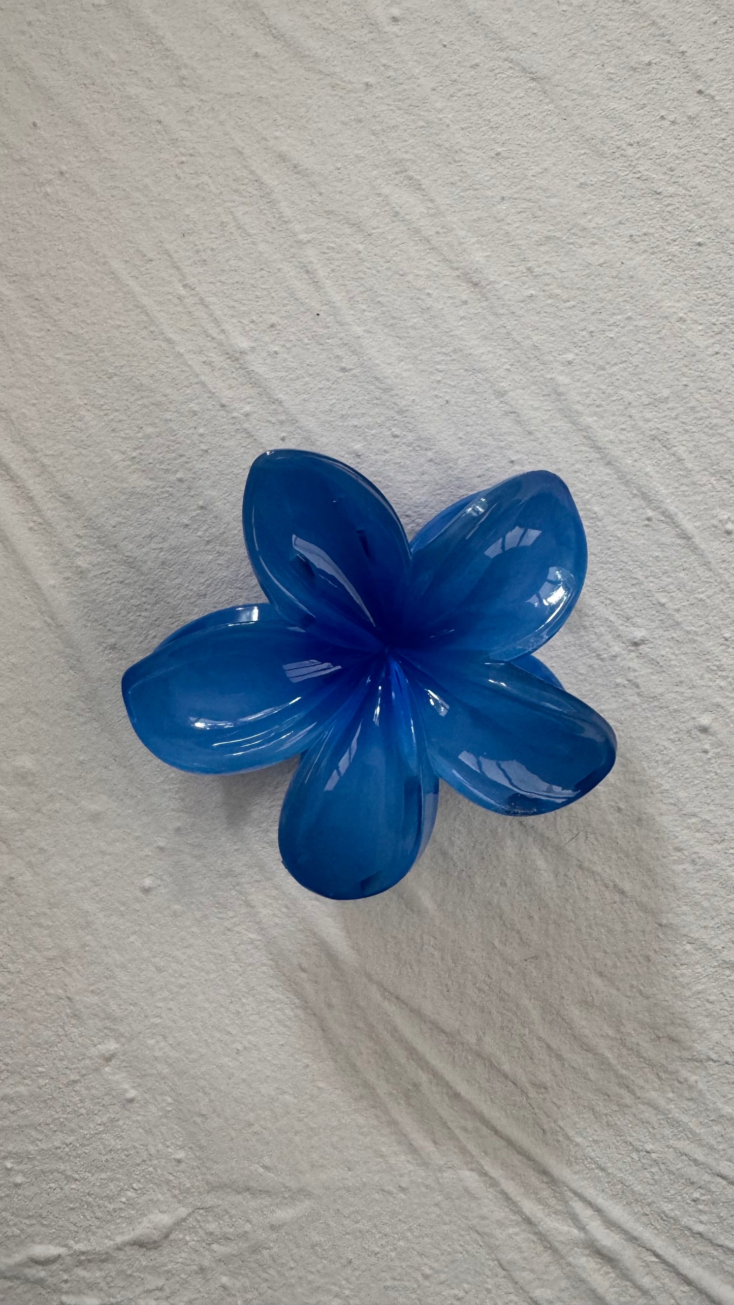 Frangipani Clip True Blue