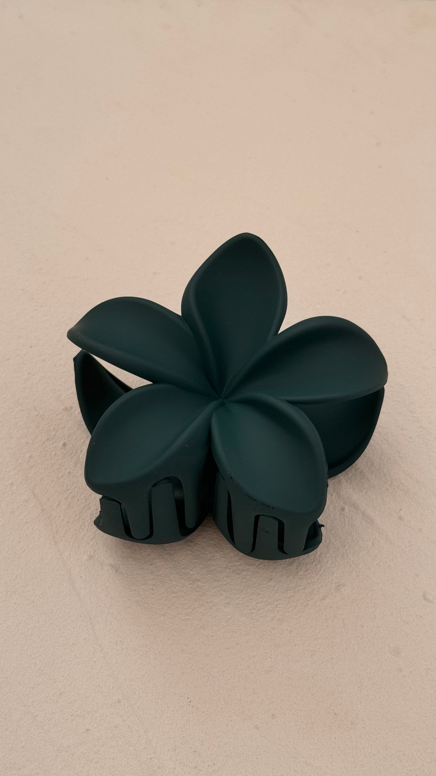 Frangipani Clip Flat Deep Pine